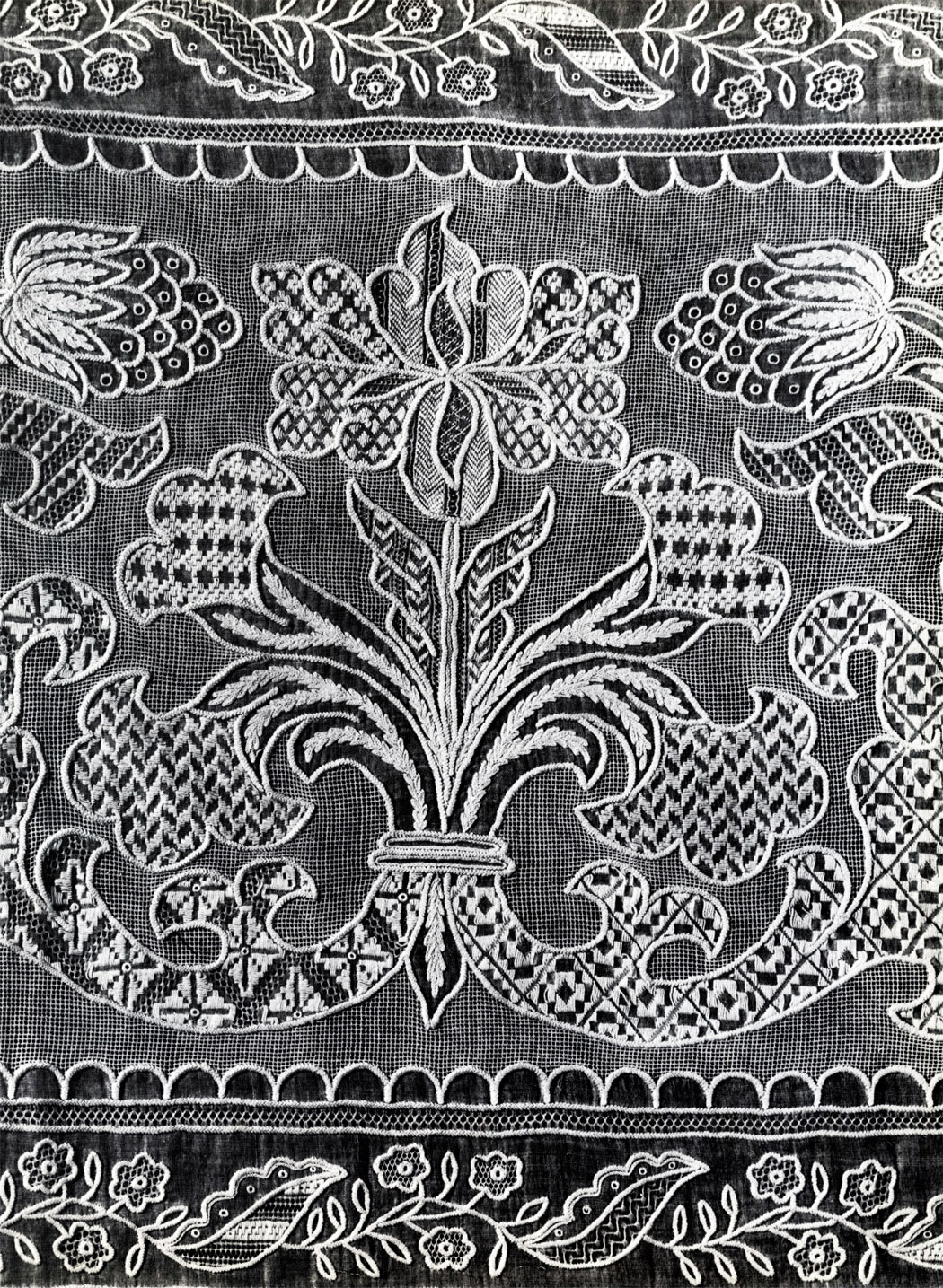 Detail of the valance