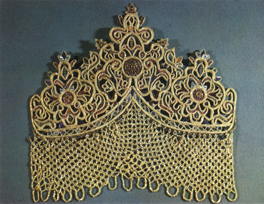 Maiden's headdress. Second half, 18th century. 28x33. RT-10382