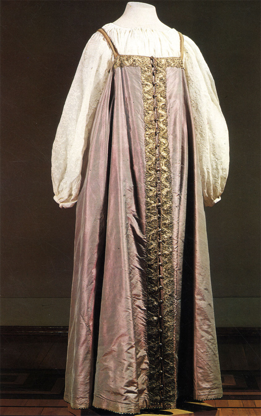 Costume of a merchant: sarafan and shirt. First half, 19th century. RT-16877, 14973